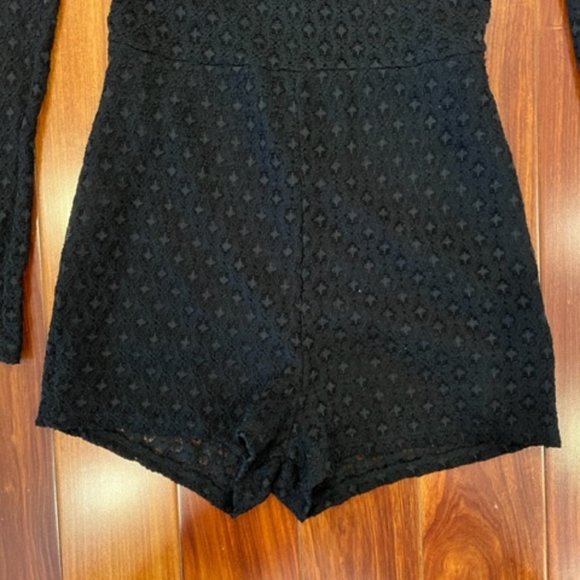 BROOKLYN KARMA BLACK NEW WITH TAGS MEDIUM LACE LIKE ONE PIECE - Picture 3 of 3